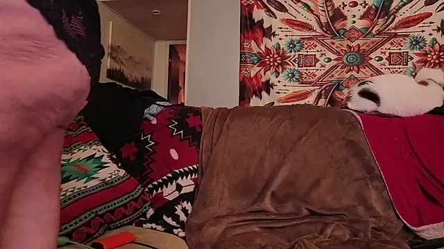 HotRedYeag online show from April 2, 2026, 11:41 am