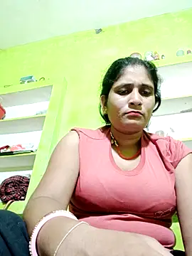 Snapshot of Hot-piuy chatting on September 18, 2025, 9:28 pm Hot-piuy online show from September 18, 2025, 9:28 pm