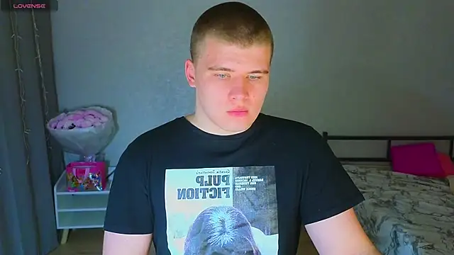 Snapshot of kittenmurr chatting on October 19, 2025, 8:31 pm kittenmurr online show from October 19, 2025, 8:31 pm