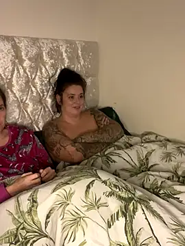 Charsworld online show from November 27, 2025, 5:37 pm