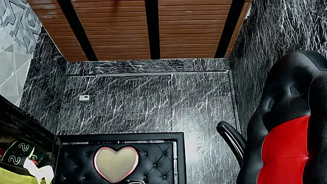 yordi sandler2 online show from November 23, 2025, 5:13 pm