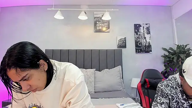 Snapshot of violet_and_myers chatting on November 11, 2025, 11:32 am violet and myers online show from November 11, 2025, 11:32 am