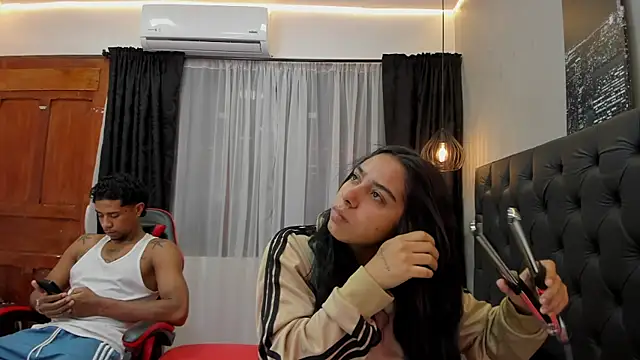 Snapshot of violet_and_myers chatting on November 21, 2025, 11:53 am violet and myers online show from November 21, 2025, 11:53 am