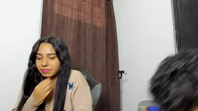 Snapshot of violet_and_myers chatting on December 3, 2025, 8:07 pm violet and myers online show from December 3, 2025, 8:07 pm