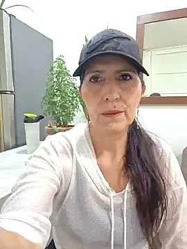 Snapshot of swity_foster chatting on June 24, 2026, 3:11 pm swity foster online show from June 24, 2026, 3:11 pm