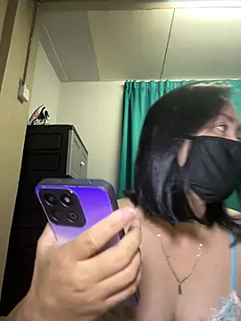 Snapshot of melyiaaa chatting on February 24, 2026, 3:21 pm melyiaaa online show from February 24, 2026, 3:21 pm