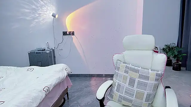 suger-TT online show from December 13, 2025, 7:53 pm