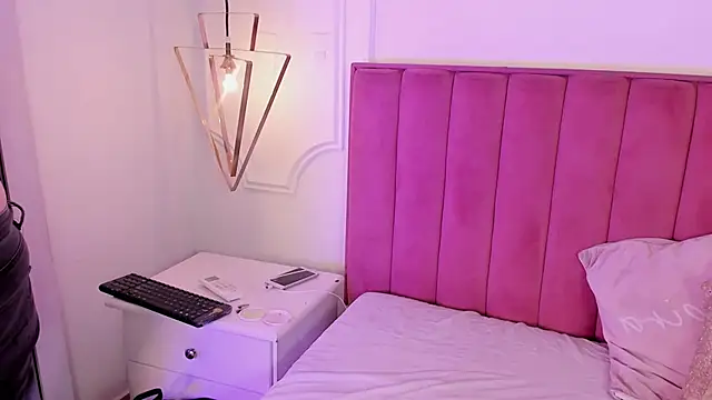 Tessa Sinclaire online show from March 2, 2026, 10:16 pm