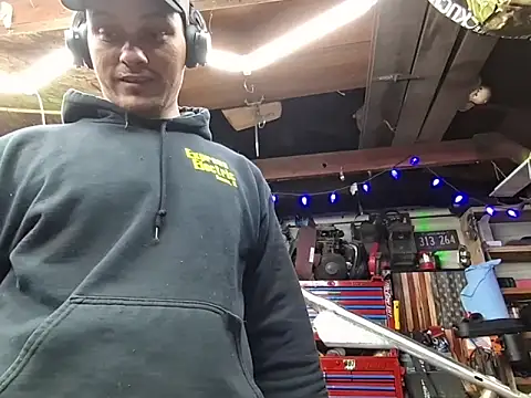 twistafatpipe online show from March 12, 2026, 2:29 am