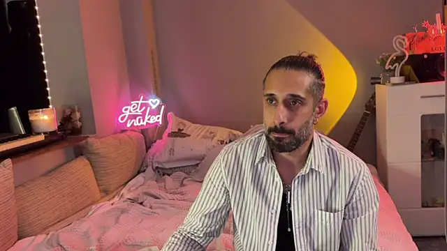 Snapshot of Secret_Lovers1 chatting on May 2, 2026, 7:19 pm Secret Lovers1 online show from May 2, 2026, 7:19 pm