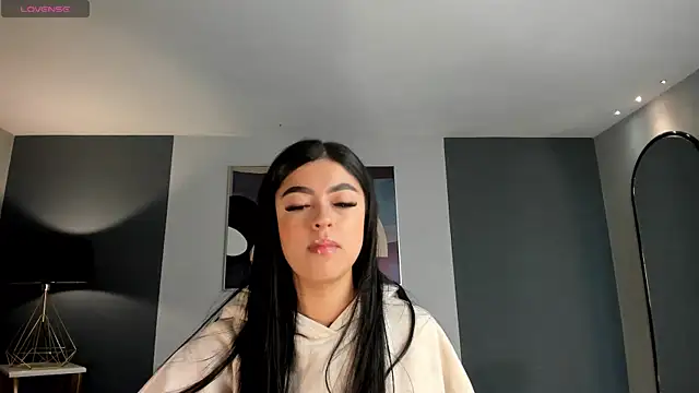 NataliaGaret online show from September 21, 2025, 11:39 pm