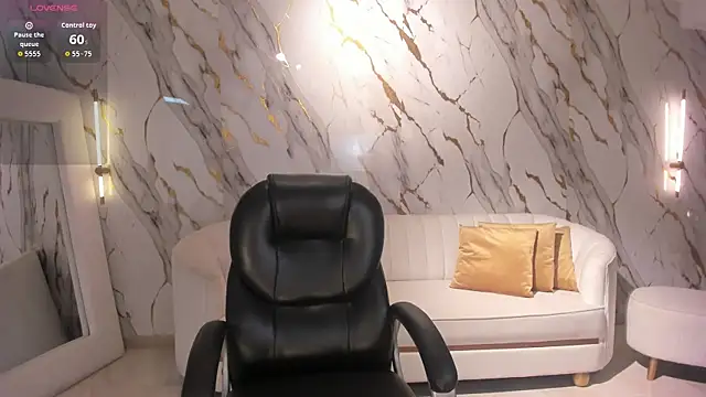 Snapshot of MilaColeman chatting on October 29, 2025, 2:03 am MilaColeman online show from October 29, 2025, 2:03 am