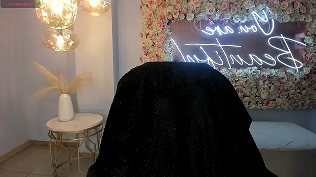 Snapshot of MilaColeman chatting on December 15, 2025, 4:28 am MilaColeman online show from December 15, 2025, 4:28 am