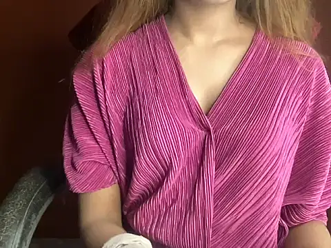 Snapshot of heartless_Queen chatting on November 20, 2025, 5:18 am heartless Queen online show from November 20, 2025, 5:18 am