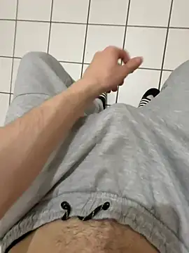 Dicksxd online show from April 16, 2026, 9:15 pm