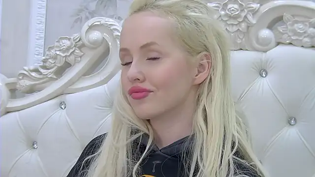 EllieFrosty  online show from November 7, 2025, 11:16 pm