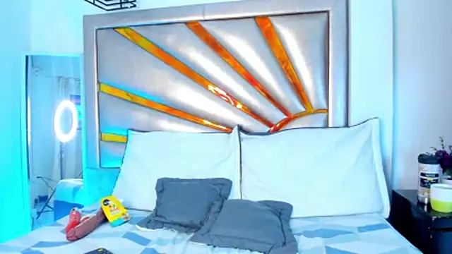 miiaStorm online show from February 5, 2026, 3:44 am