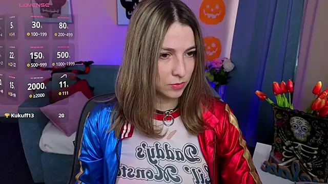 evafolver online show from October 31, 2025, 9:43 am