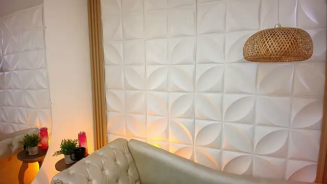 Lily rousee  online show from November 10, 2025, 12:48 pm