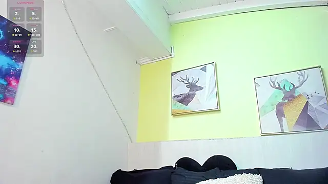 AtheneaArbelaez  online show from November 11, 2025, 12:38 pm