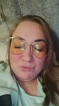 Snapshot of Kiss_Eva chatting on December 28, 2024, 12:04 am Kiss Eva online show from December 28, 2024, 12:04 am