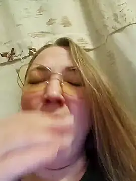 Snapshot of Kiss_Eva chatting on January 2, 2025, 9:39 pm Kiss Eva online show from January 2, 2025, 9:39 pm