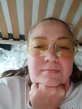 Snapshot of Kiss_Eva chatting on November 2, 2025, 1:35 pm Kiss Eva online show from November 2, 2025, 1:35 pm