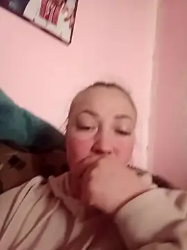 Kiss Eva online show from April 24, 2026, 7:55 am