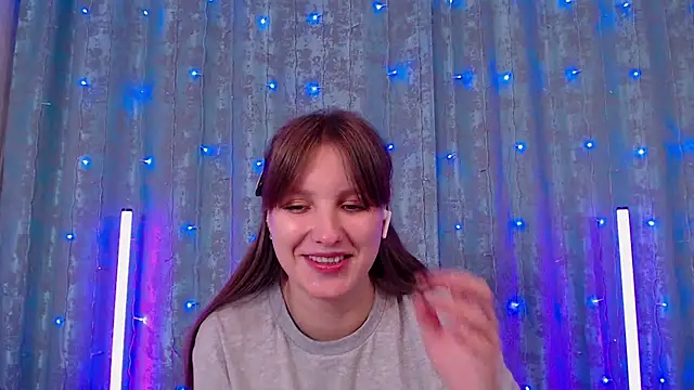 Leonaalove online show from December 18, 2025, 8:20 am