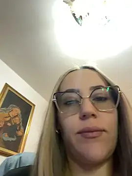 CurvyLust x online show from June 25, 2026, 1:04 pm