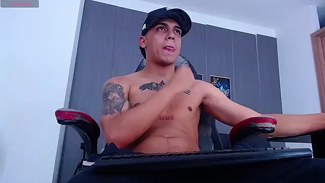 david santos16 online show from November 27, 2025, 2:24 am