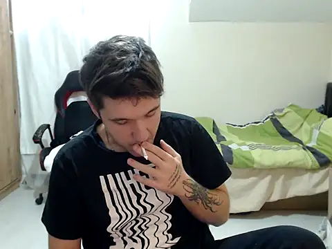 Snapshot of 2handsomemann chatting on September 18, 2025, 1:46 pm 2handsomemann online show from September 18, 2025, 1:46 pm