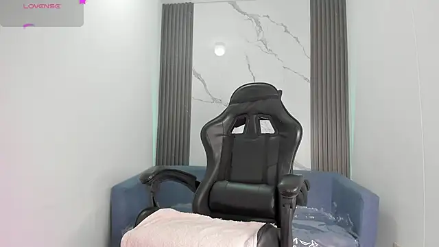 ShaunaDream online show from October 2, 2025, 3:13 am