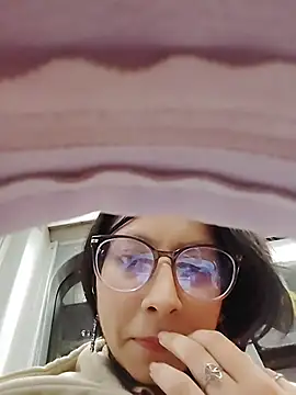 VioletxBloom online show from December 2, 2025, 11:45 pm