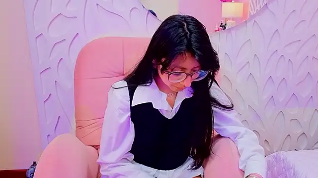 VioletxBloom online show from February 25, 2026, 7:45 pm