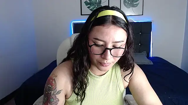 Snapshot of nicolee_8 chatting on September 24, 2025, 2:15 am nicolee 8 online show from September 24, 2025, 2:15 am