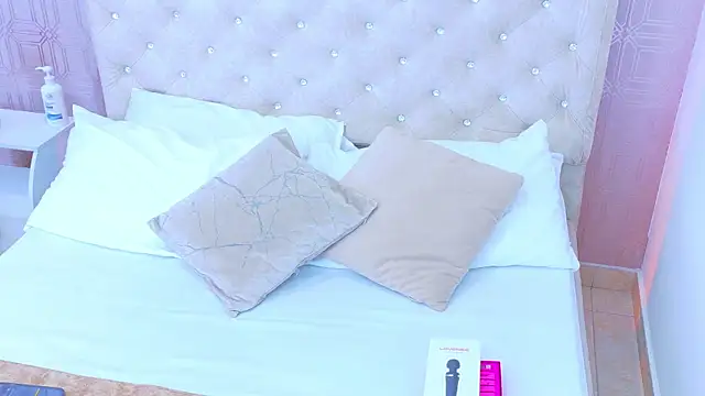 Samanta Isel online show from February 25, 2026, 3:05 am