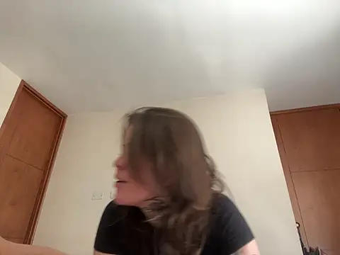 Kaliykatie online show from December 16, 2025, 4:34 pm