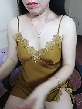 Snapshot of Moona_heny chatting on June 24, 2026, 3:49 am Moona heny online show from June 24, 2026, 3:49 am
