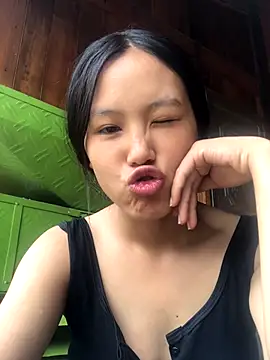 Snapshot of May_nhi chatting on September 10, 2025, 2:11 am May nhi online show from September 10, 2025, 2:11 am
