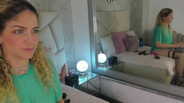 Velora   online show from December 5, 2025, 3:48 am