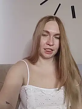 KisaVixen online show from May 22, 2026, 3:39 pm