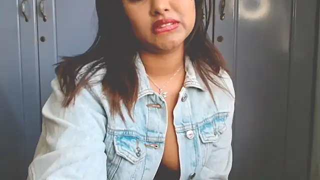 Indian GlowingMiax online show from September 17, 2025, 11:12 am