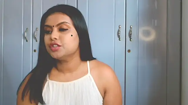 Indian GlowingMiax online show from October 10, 2025, 12:15 pm