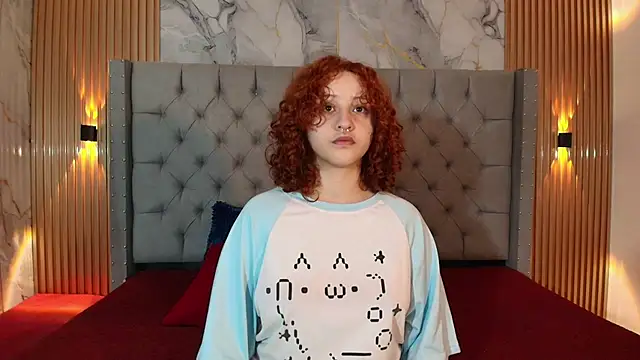 Snapshot of Suxan_White_ chatting on October 14, 2025, 11:55 am Suxan White online show from October 14, 2025, 11:55 am