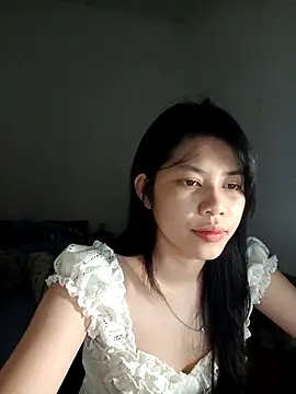 Snapshot of Katanh chatting on April 1, 2026, 12:17 pm Katanh online show from April 1, 2026, 12:17 pm