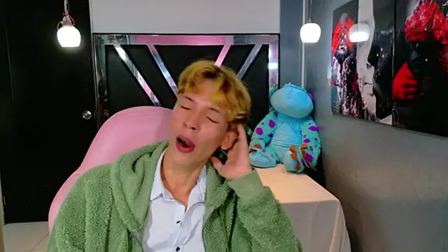 Snapshot of park_jimin1 chatting on October 8, 2025, 12:14 pm park jimin1 online show from October 8, 2025, 12:14 pm