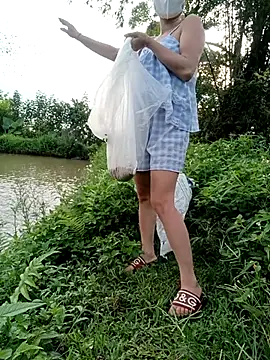 Snapshot of linda_bae00 chatting on June 22, 2026, 11:35 pm linda bae00 online show from June 22, 2026, 11:35 pm