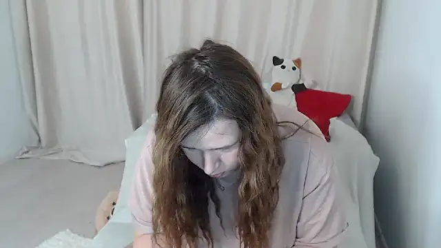 Snapshot of AdelinaLawson chatting on March 5, 2025, 4:24 pm AdelinaLawson online show from March 5, 2025, 4:24 pm