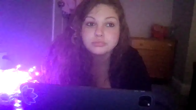 PlushPrincesss online show from November 18, 2025, 7:46 am